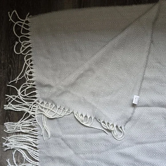 Throw Blanket Picnic Wine Vineyard Gray White Chevron Fringe Soft Acrylic 55x72 - Picture 4 of 9